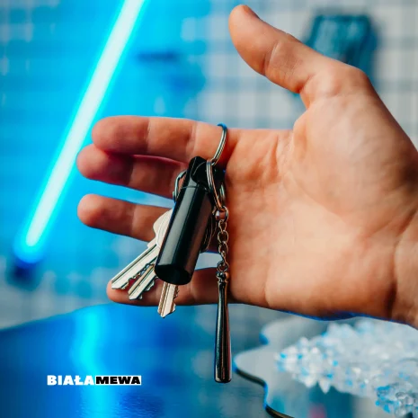 metalowy-pojemnik-z-ubijakiem-brelok-biala-mewa-7 AKCESORIA I GADŻETY | BRELOK | POJEMNIK | BIAŁA MEWA SKLEP